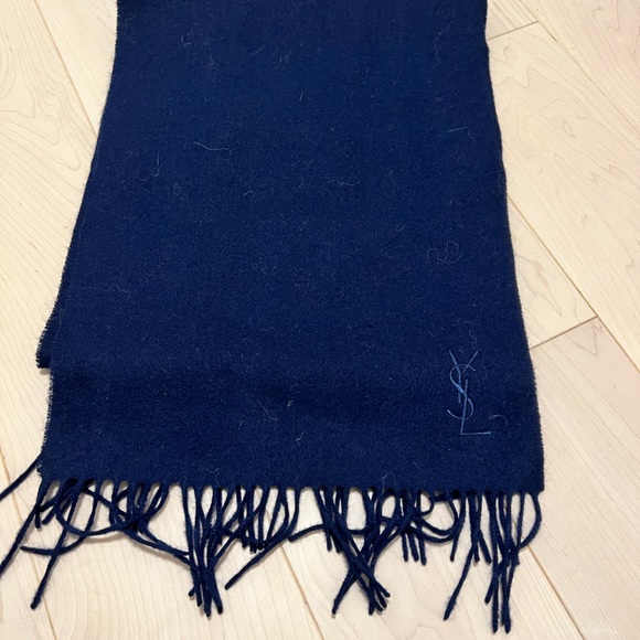 Yves Saint Laurent wool scarf - Picture 4 of 5